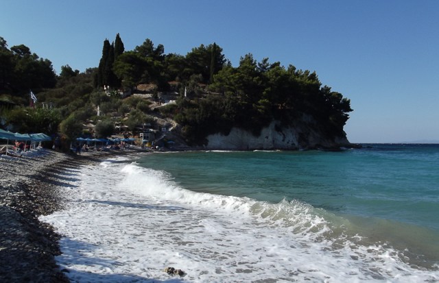 9-22-tsamadou-beach-waves